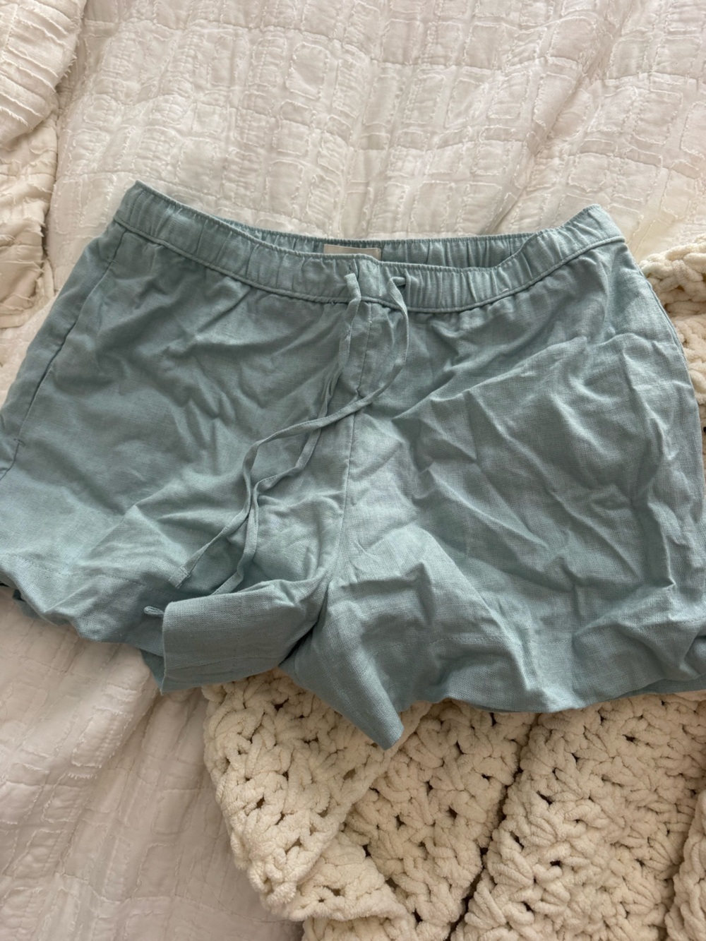 Abercrombie mid rise linen shorts
